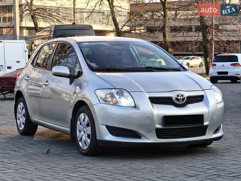 Хетчбек Toyota Auris 2007 в Дніпрі