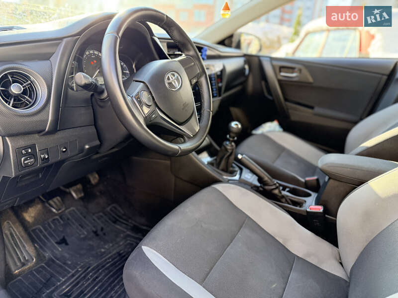 Универсал Toyota Auris 2016 в Львове фото 15 Универсал Toyota Auris 2016 в Львове