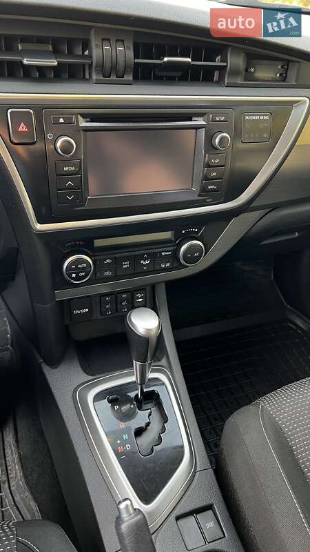 Хетчбек Toyota Auris 2014 в Дніпрі фото 16 Хетчбек Toyota Auris 2014 в Дніпрі