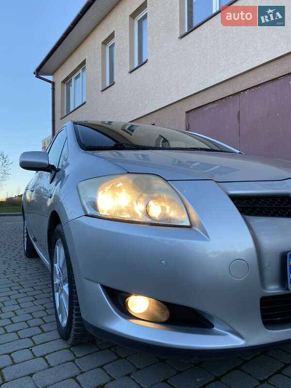 Хетчбек Toyota Auris 2006 в Івано-Франківську