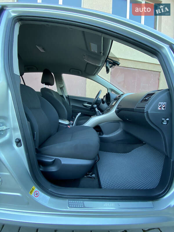 Хетчбек Toyota Auris 2006 в Івано-Франківську