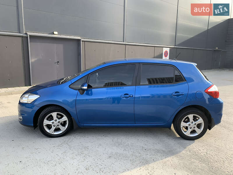 Хетчбек Toyota Auris 2010 в Києві