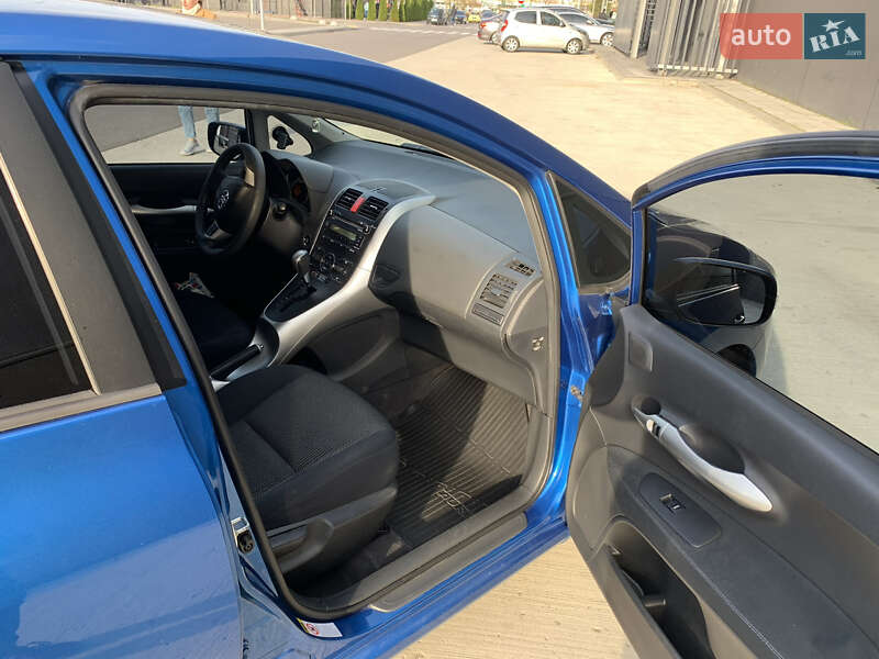 Хетчбек Toyota Auris 2010 в Києві