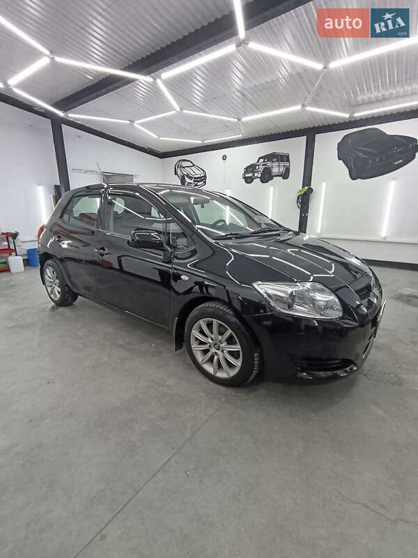 Хетчбек Toyota Auris 2008 в Чернівцях