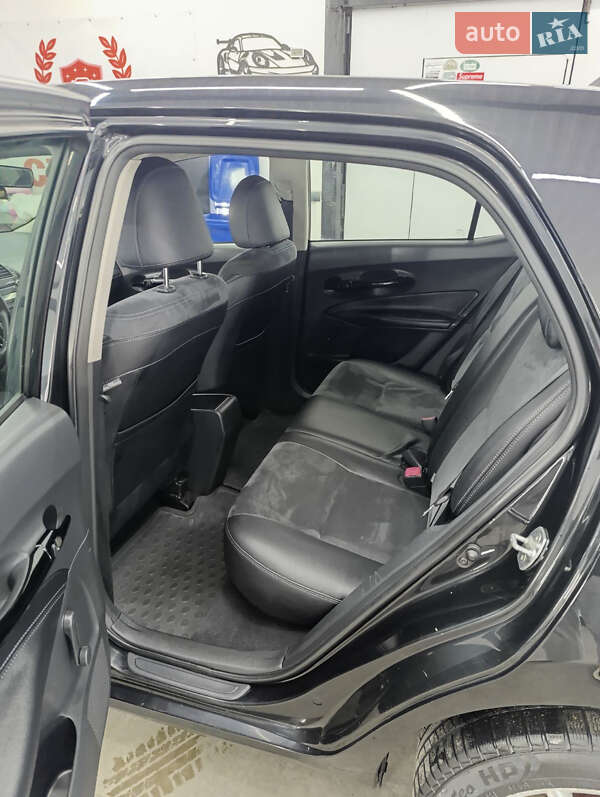 Хетчбек Toyota Auris 2008 в Чернівцях