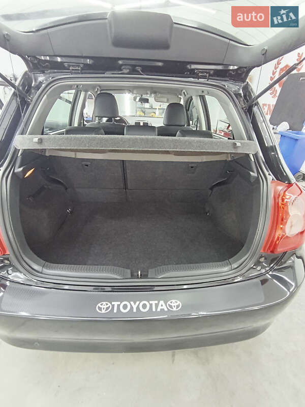 Хетчбек Toyota Auris 2008 в Чернівцях