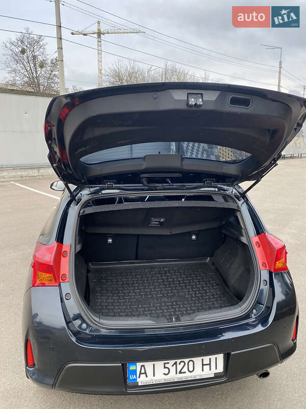 Хетчбек Toyota Auris 2014 в Києві фото 32 Хетчбек Toyota Auris 2014 в Києві