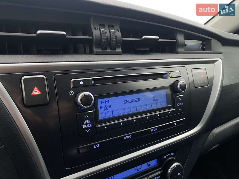 Хетчбек Toyota Auris 2014 в Києві фото 48 Хетчбек Toyota Auris 2014 в Києві