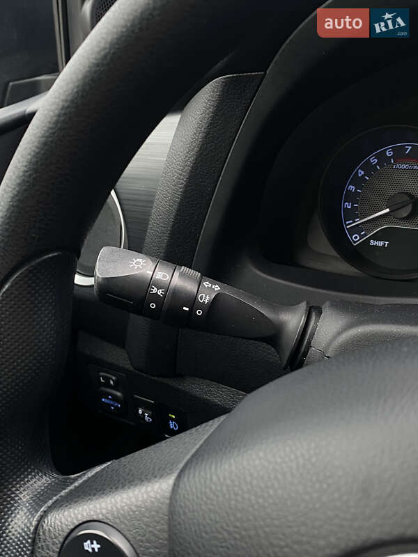 Хетчбек Toyota Auris 2014 в Києві фото 52 Хетчбек Toyota Auris 2014 в Києві