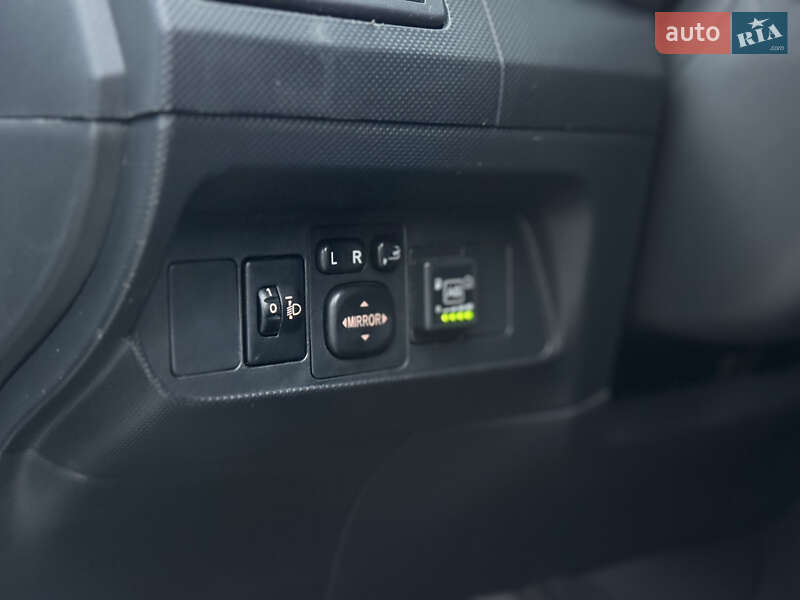 Хетчбек Toyota Auris 2011 в Києві фото 9 Хетчбек Toyota Auris 2011 в Києві