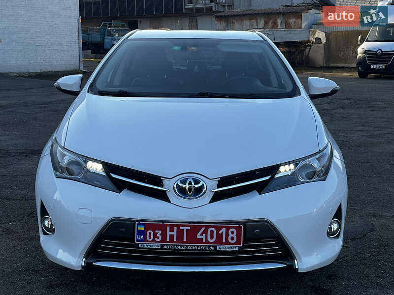 Хэтчбек Toyota Auris 2013 в Луцке