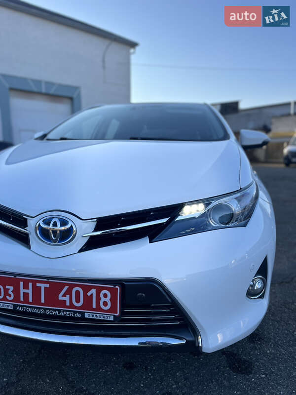 Хэтчбек Toyota Auris 2013 в Луцке