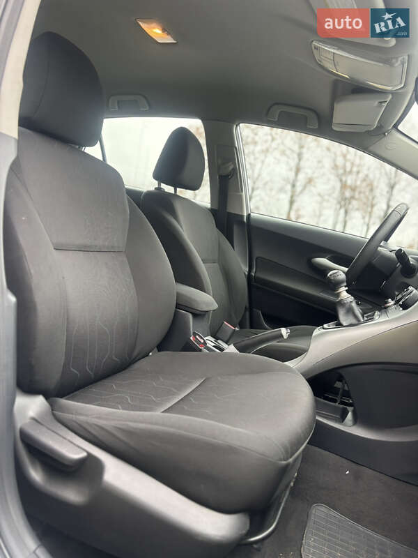 Хетчбек Toyota Auris 2010 в Києві