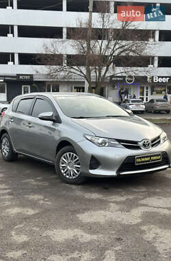 Хетчбек Toyota Auris 2013 в Полтаві