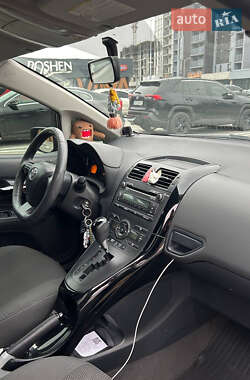 Хэтчбек Toyota Auris 2012 в Киеве