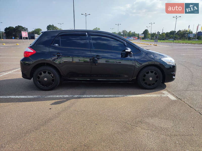 Хэтчбек Toyota Auris 2011 в Одессе