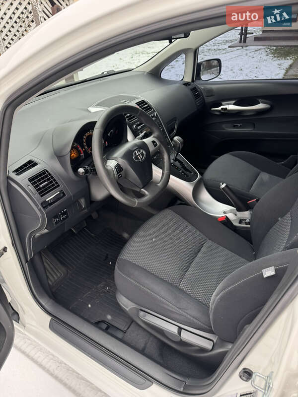Хетчбек Toyota Auris 2011 в Івано-Франківську фото 12 Хетчбек Toyota Auris 2011 в Івано-Франківську