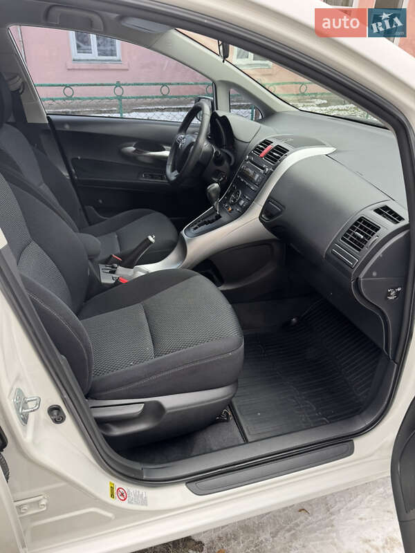 Хетчбек Toyota Auris 2011 в Івано-Франківську фото 17 Хетчбек Toyota Auris 2011 в Івано-Франківську