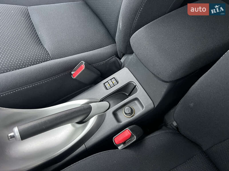 Хэтчбек Toyota Auris 2011 в Виннице