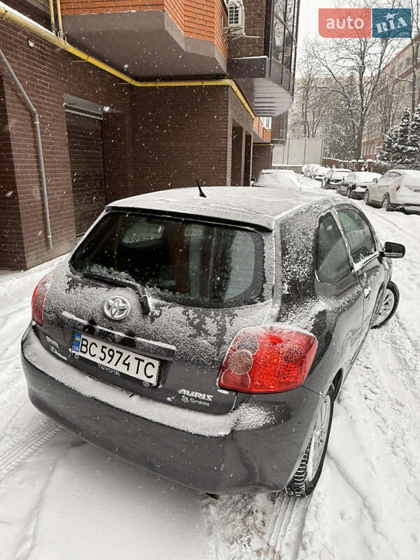 Хэтчбек Toyota Auris 2007 в Львове