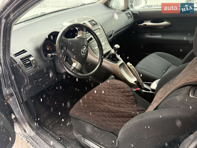 Хэтчбек Toyota Auris 2007 в Львове