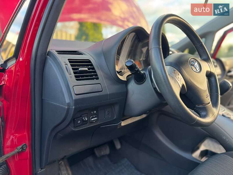 Хэтчбек Toyota Auris 2007 в Одессе
