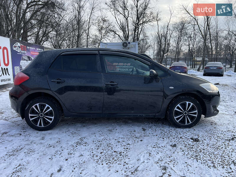 Хэтчбек Toyota Auris 2008 в Черкассах