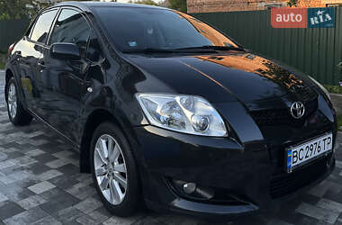 Хэтчбек Toyota Auris 2007 в Самборе