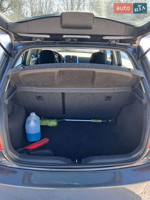 Хэтчбек Toyota Auris 2010 в Конотопе