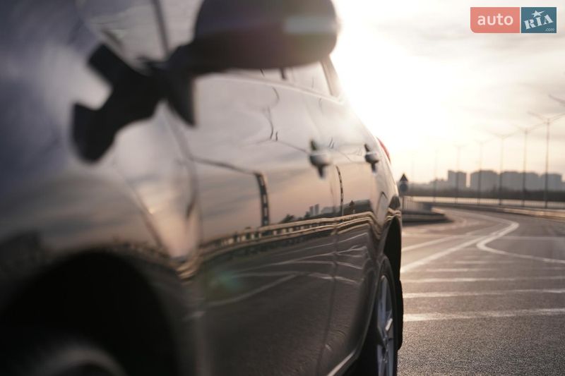 Хэтчбек Toyota Auris 2012 в Киеве