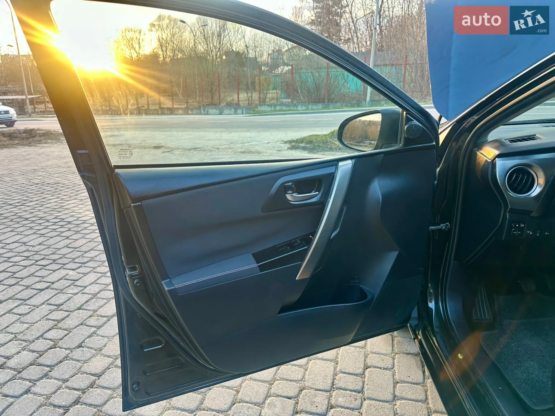 2014 Toyota Auris - мініатюра 27