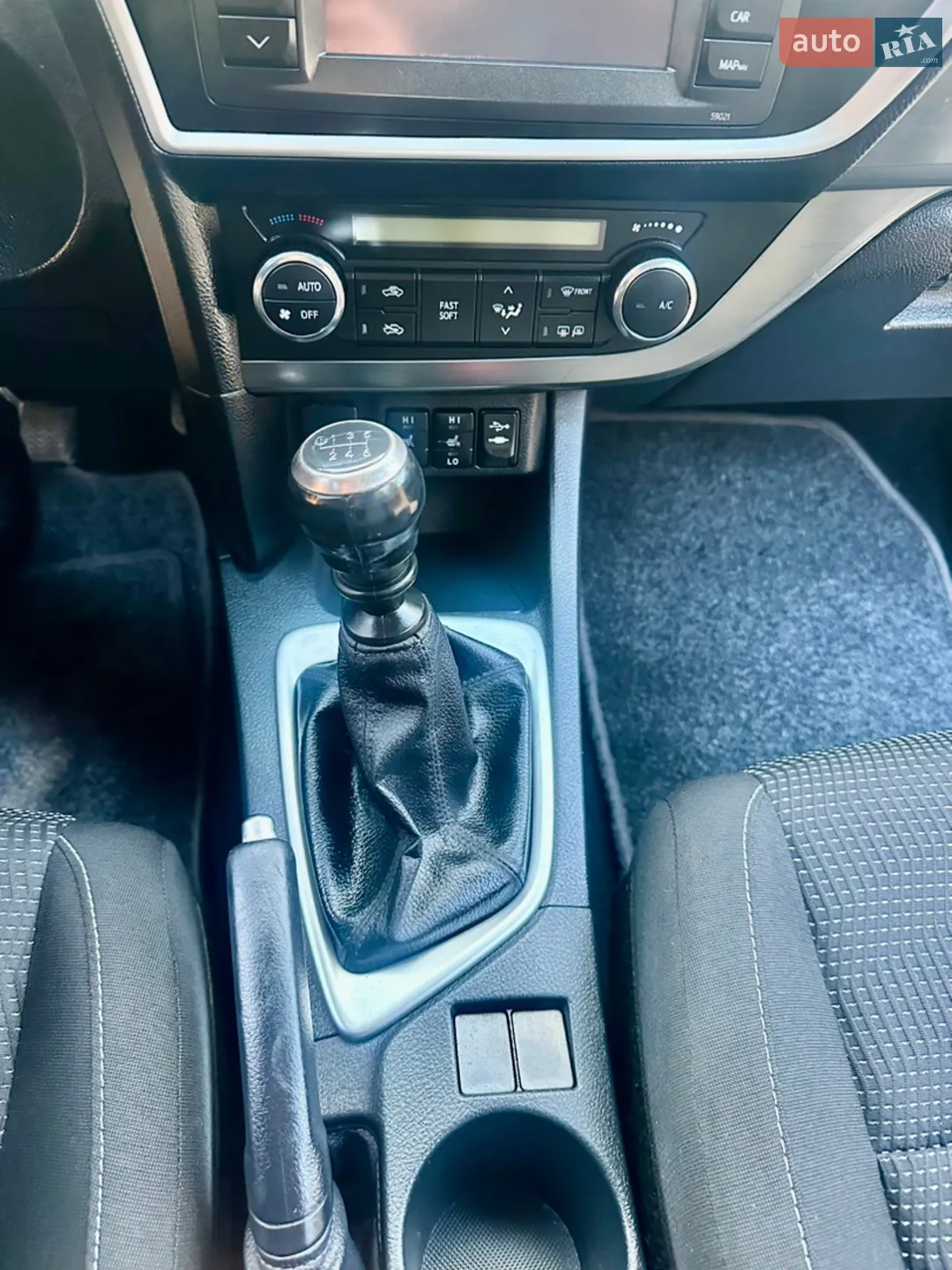 2014 Toyota Auris - мініатюра 32