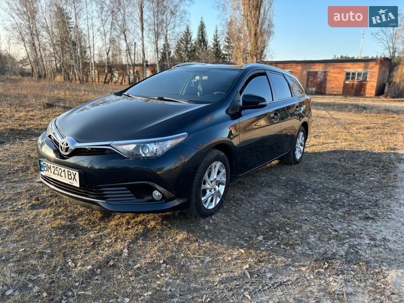 Toyota Auris 2015