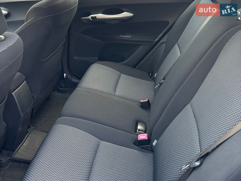 Хэтчбек Toyota Auris 2011 в Киеве