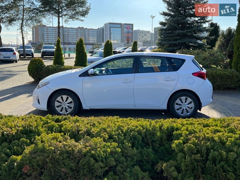 Хетчбек Toyota Auris 2014 в Львові