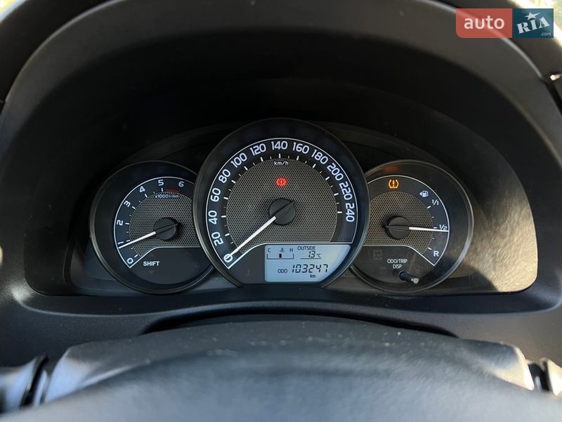 Хетчбек Toyota Auris 2014 в Львові