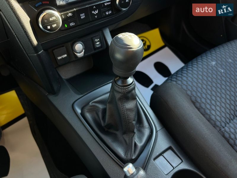 Хетчбек Toyota Auris 2014 в Львові