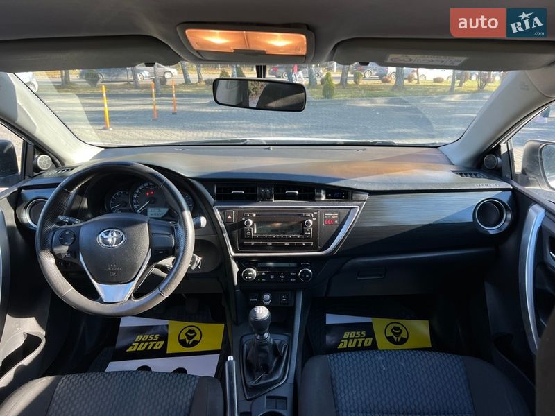 Хетчбек Toyota Auris 2014 в Львові