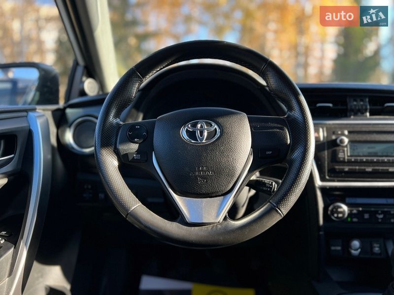 Хетчбек Toyota Auris 2014 в Львові
