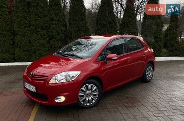 Хэтчбек Toyota Auris 2010 в Киеве