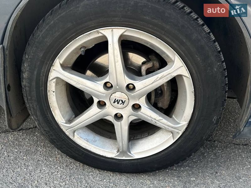 Хэтчбек Toyota Auris 2007 в Днепре