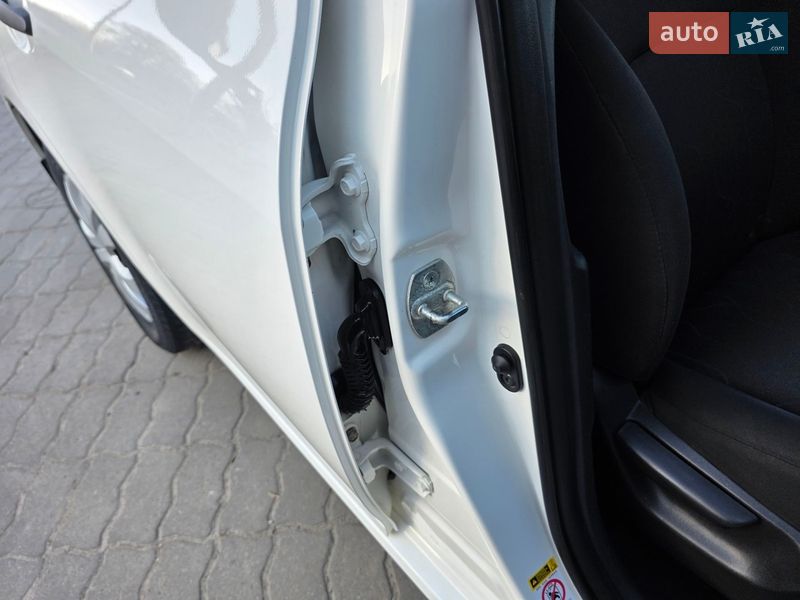 Хэтчбек Toyota Auris 2013 в Хмельницком фото 41 Хэтчбек Toyota Auris 2013 в Хмельницком