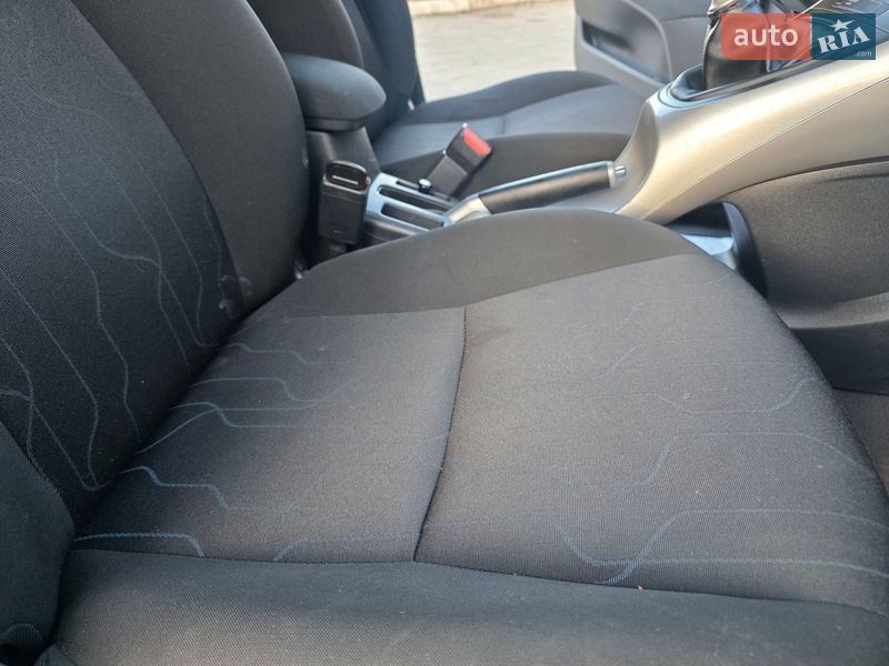 Хэтчбек Toyota Auris 2013 в Хмельницком фото 43 Хэтчбек Toyota Auris 2013 в Хмельницком