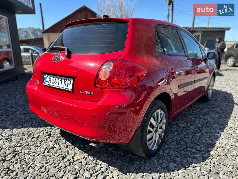 Хэтчбек Toyota Auris 2007 в Смеле