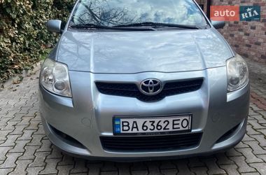 Хэтчбек Toyota Auris 2009 в Кропивницком