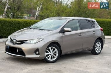 Хетчбек Toyota Auris 2013 в Дніпрі