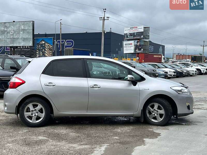 Хэтчбек Toyota Auris 2012 в Львове