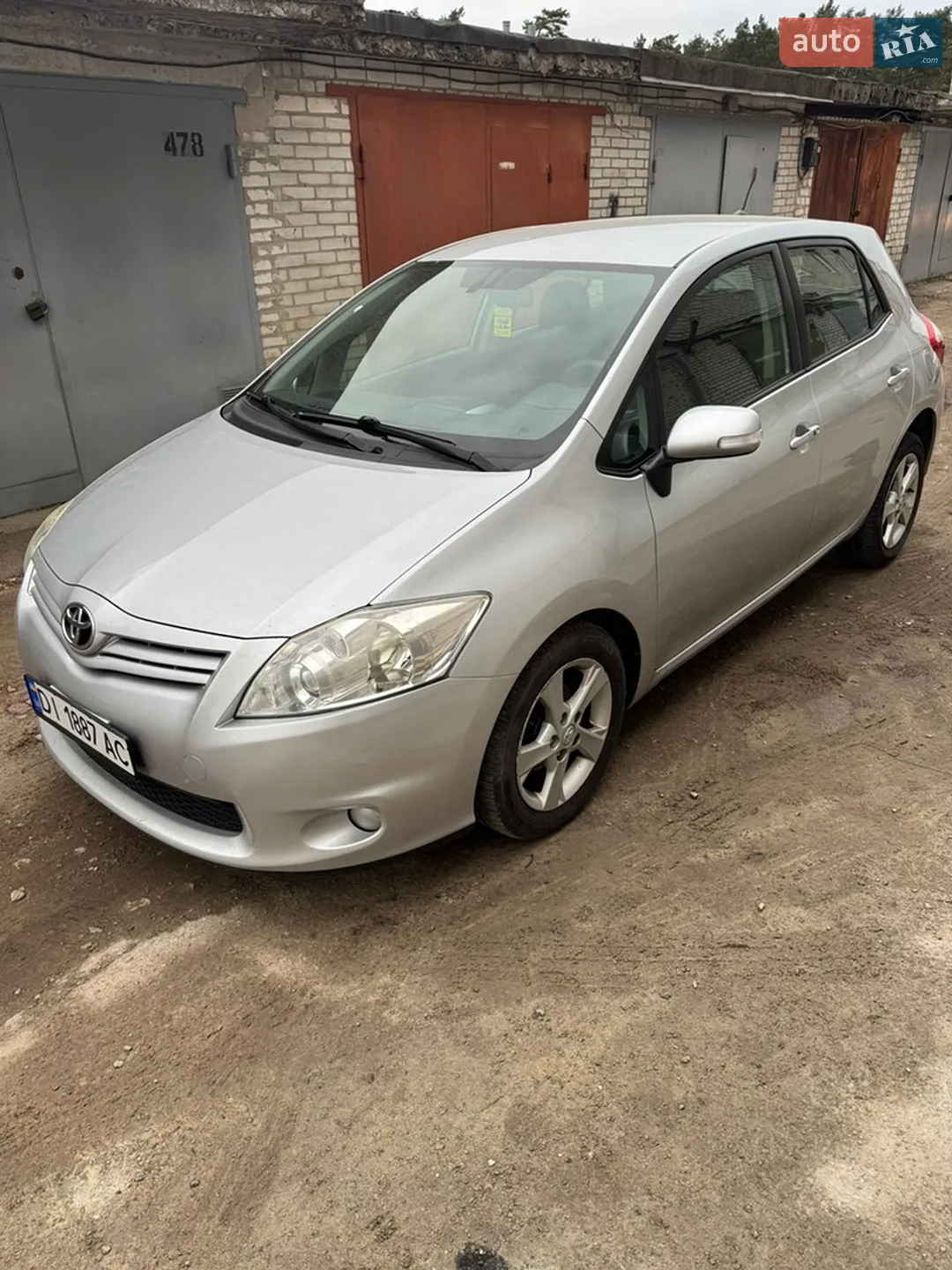 2011 Toyota Auris - фото 1