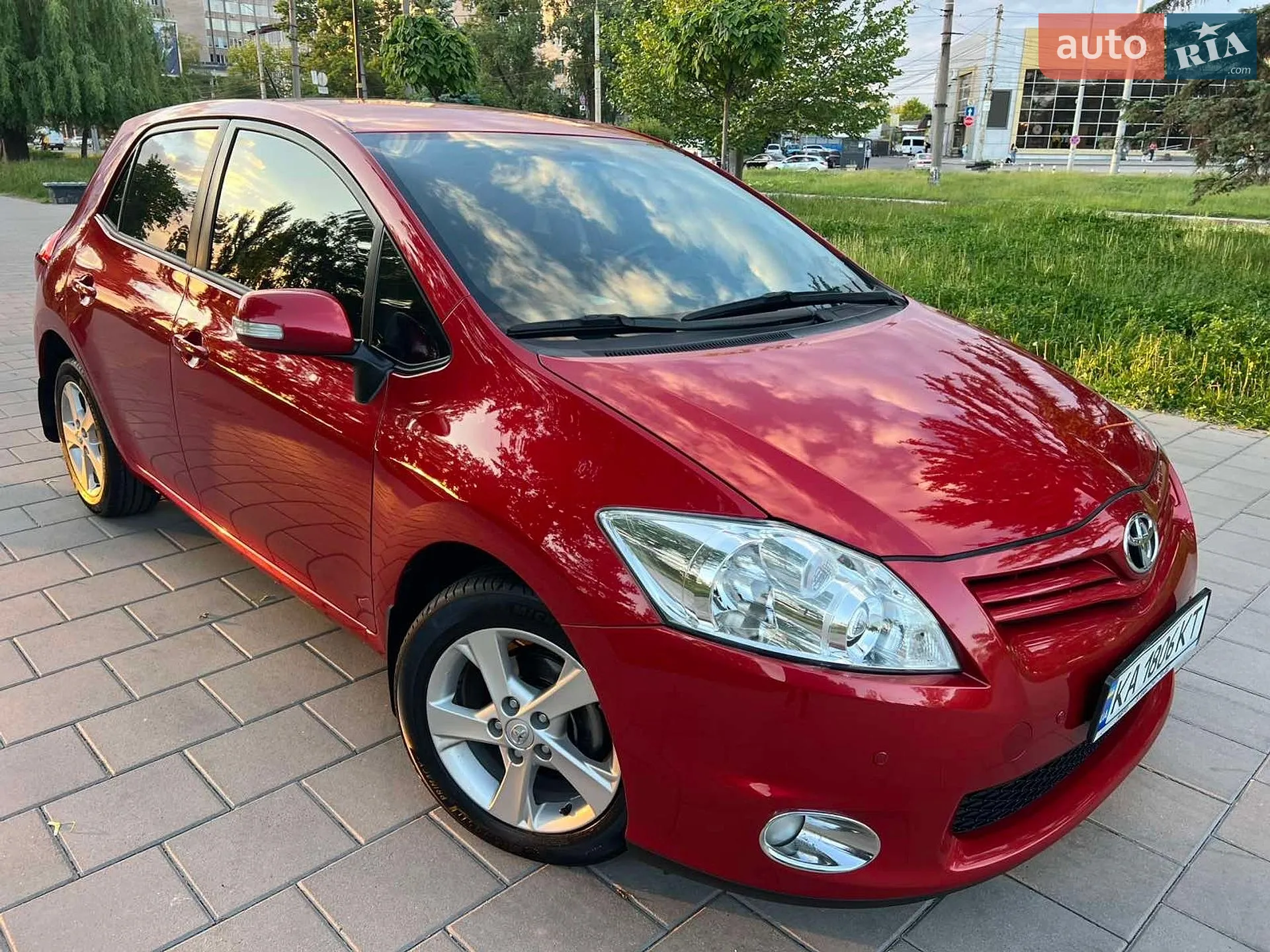 2011 Toyota Auris - мініатюра 2