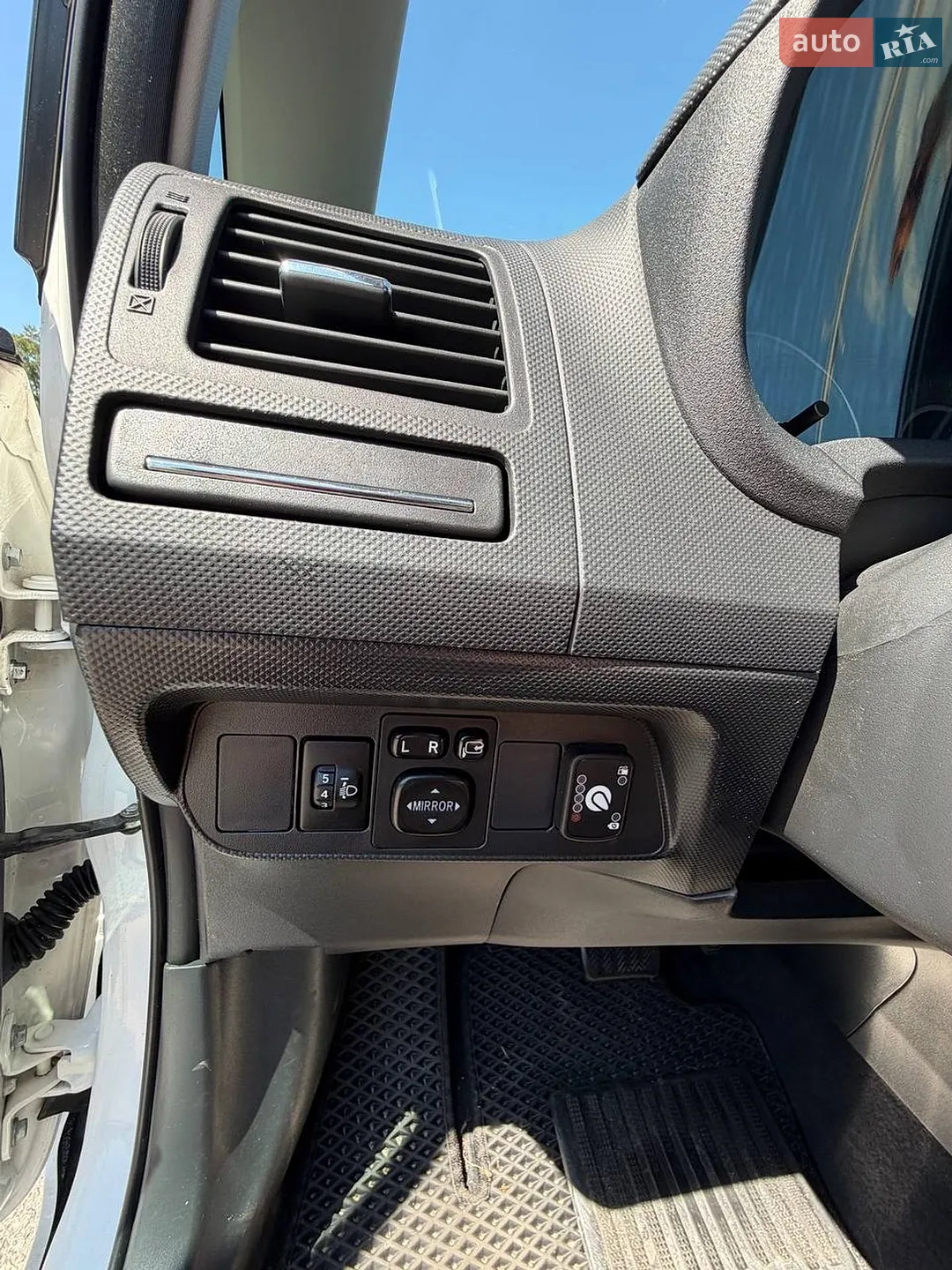 2012 Toyota Auris - мініатюра 12
